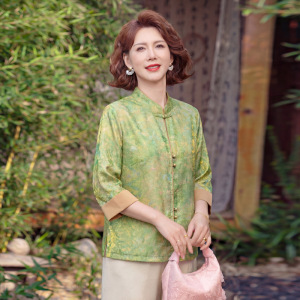 2026年女士休闲妈妈装小衫时尚女大码宽松中袖中老年夏上衣开衫款