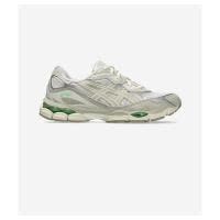 ASICS跑步鞋女轻便透气缓震效果耐磨防滑时尚百搭白色系带
