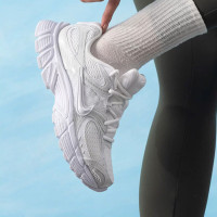 耐克(NIKE)女鞋V5 RNR潮流复古轻便透气低帮运动休闲鞋HQ7901-101 ZP