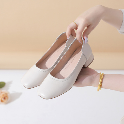 方头粗跟单鞋女春秋中跟法式真皮奶奶鞋通勤软底大码工作鞋