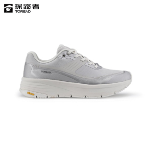 探路者 女式VIBRAM徒步鞋 TFAAAO82502/双