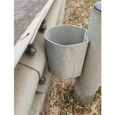 定制高速公路波形护栏防阻托架防阻块两波国标镀锌对角196mm对边178mm高度200mm厚4.5 200个起订 单位:个