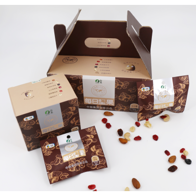 山萃每日坚果礼盒750g 坚果果干混合果仁 便携袋装每日坚果 中粮