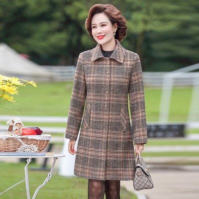 七斓妈妈秋装格子毛呢外套洋气高贵50岁60中老年女中长款呢子大衣新款毛呢外套