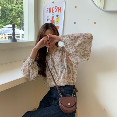 暖青汇韩版夏季碎花V领显瘦荷叶边宽松长袖雪纺衫很仙的衬衫上衣超仙女