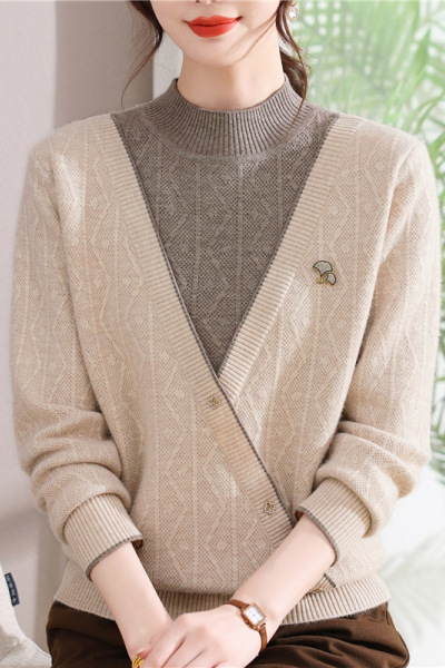 冬季新款妈妈上衣轻薄加绒中老年人保暖小衫加厚中年假两件针织衫