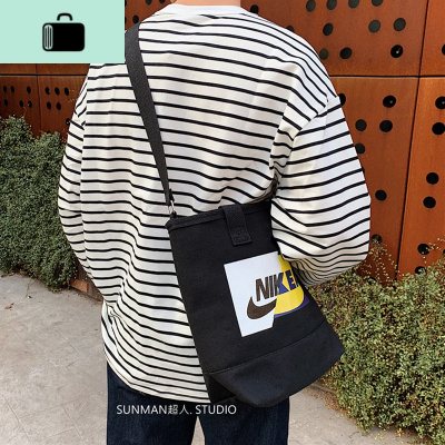 男生斜挎包潮牌韩版百搭潮流单肩包日系学生帆布包手提袋潮男包包NEW LAKE男士手提包