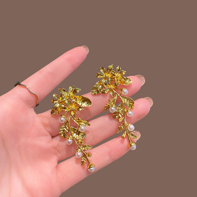 银针金色花朵树叶耳环女夸张高级感耳饰大气新款轻奢复古耳钉送女朋友老婆情人节七夕生日礼物