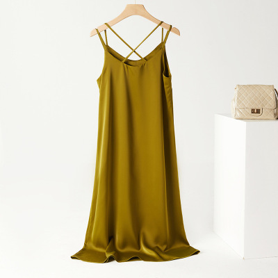 大码吊带连衣裙女夏季缎面垂感打底裙宽松显瘦法式小众气质长裙