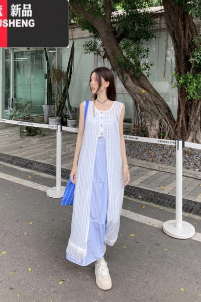 YIBUSHENG法式少女镂空针织连衣裙女季薄款无袖背心裙中长款开叉叠穿罩衫