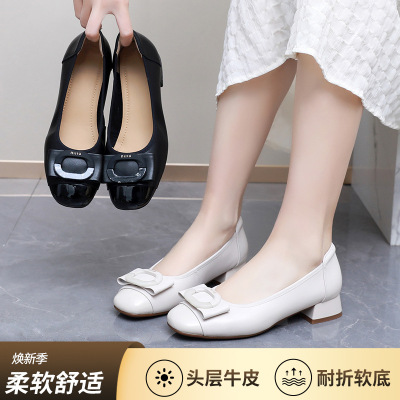 四季妈妈皮鞋女2026春季真皮喜婆婆中跟软底花结浅口32码小码单鞋_801