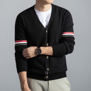 时尚羊毛男士针织开衫秋季新款V领双袖彩条男女外套男