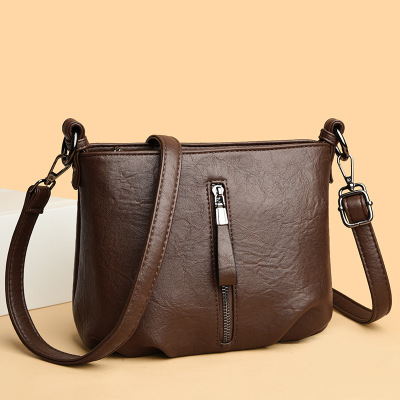 水桶包女士斜挎包女包新款休闲大容量百搭气质女士单肩腋下包