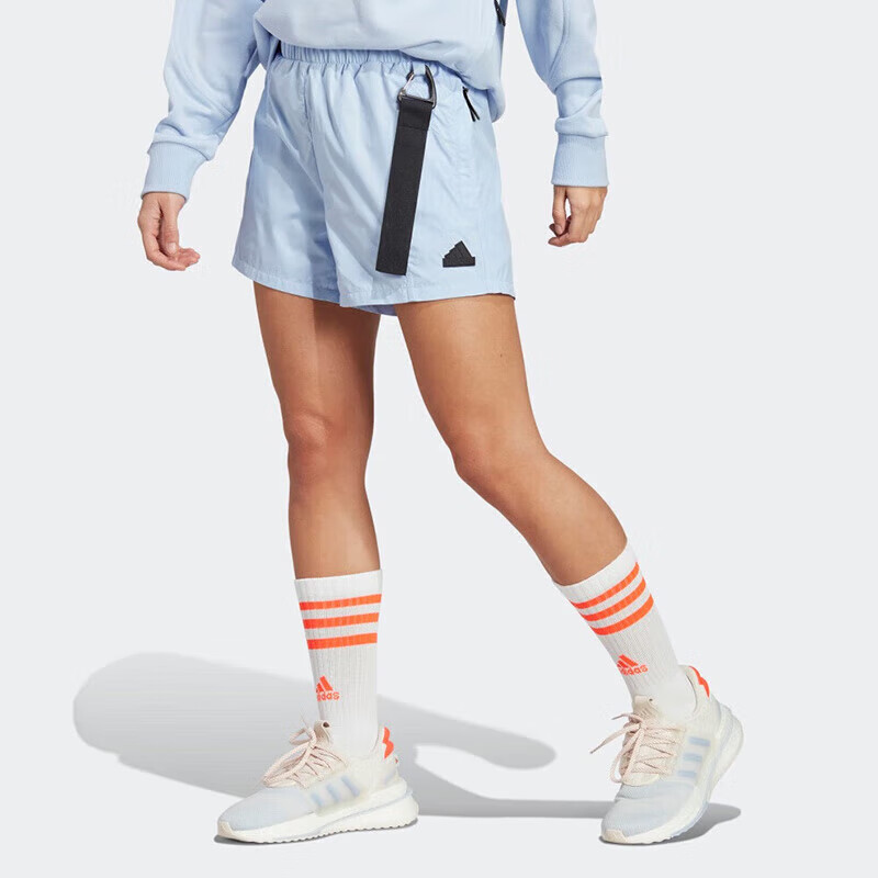 adidas/阿迪达斯女子挂饰短裤休闲训练宽松透气五分裤 IC0260 C