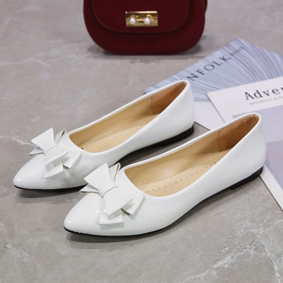 苏芈2021春夏季平底尖头瓢鞋浅口小皮鞋亮皮蝴蝶结百搭豆豆单鞋女鞋子