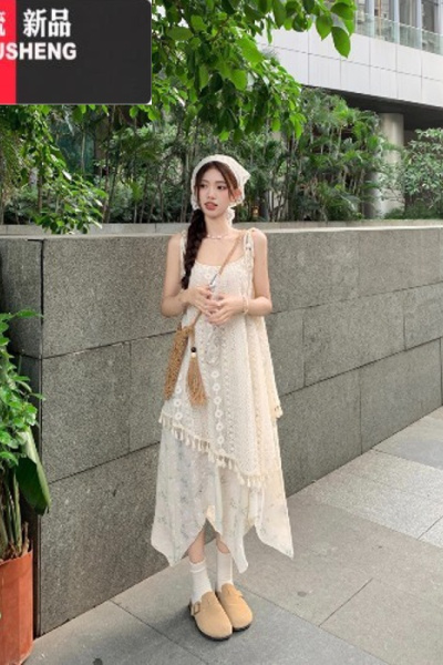 YIBUSHENG波西米亚白色流苏吊带连衣裙女新疆旅行海边度假不规则沙滩长裙
