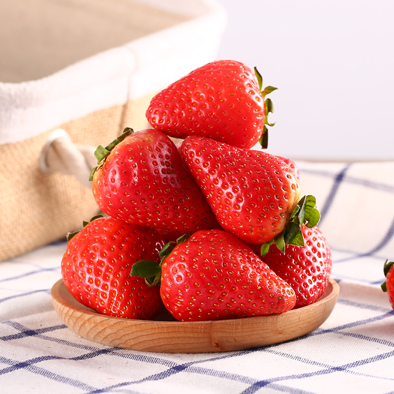 【ems航空】吖觅 云南奶油草莓精选大果带箱1斤牛奶99甜草莓水果新鲜