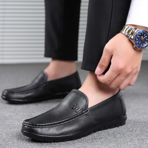 新款豆豆鞋男夏季真皮透气爸爸鞋一脚蹬软底男鞋休闲皮鞋