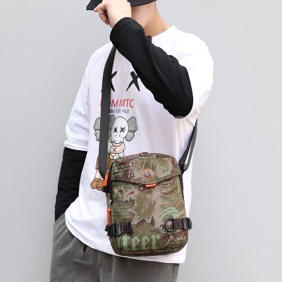 小背包男士单肩斜挎户外旅游蹦迪放手机迷你小包女嘻哈ins潮轻便