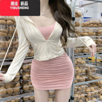 YIBUSHENG两件套连帽防晒褶皱吊带连衣裙女装季甜辣妹修身收腰性感包臀裙