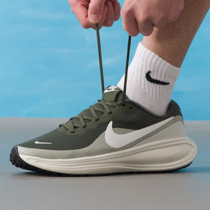 耐克(NIKE)男鞋新款运动鞋舒适透气健身训练跑步鞋时尚户外休闲鞋HJ9198-303 ZP