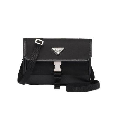 普拉达(PRADA)男士三角徽标可调节单肩包多功能休闲潮牌斜挎包