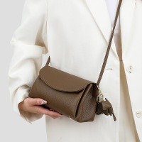 女包法式小众翻盖包休闲小包包新款时尚斜挎单肩包送小象挂饰